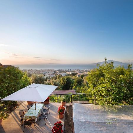 Sorrentovibes - Sea View Rooftop Apartment With Jacuzzi & Garden Esterno foto