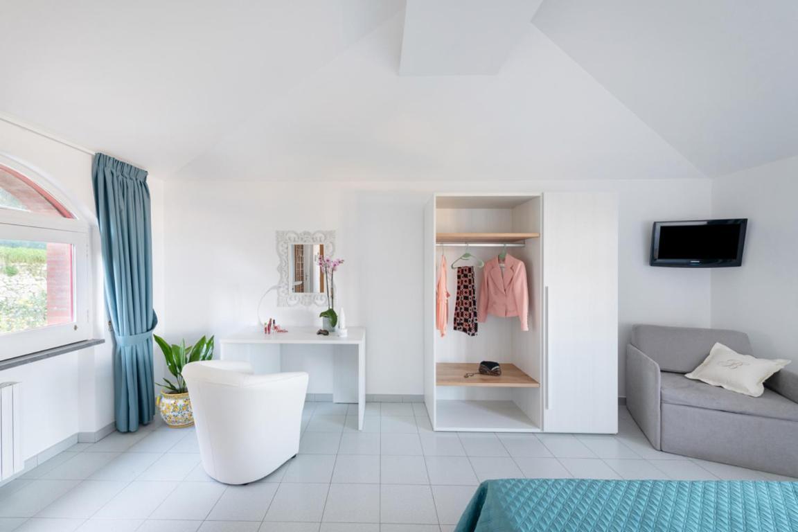 Sorrentovibes - Sea View Rooftop Apartment With Jacuzzi & Garden Esterno foto