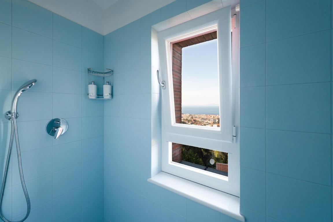 Sorrentovibes - Sea View Rooftop Apartment With Jacuzzi & Garden Esterno foto