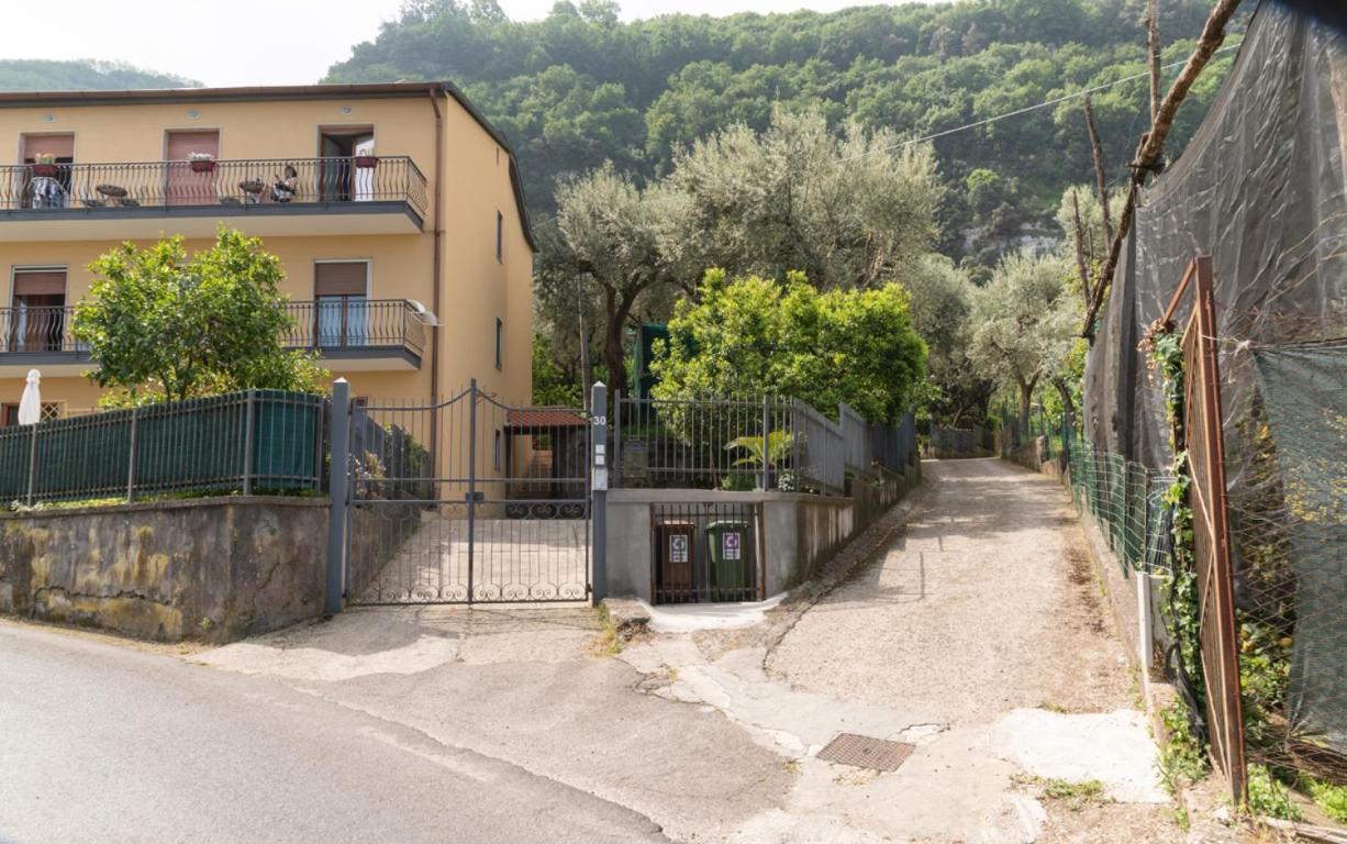 Sorrentovibes - Sea View Rooftop Apartment With Jacuzzi & Garden Esterno foto