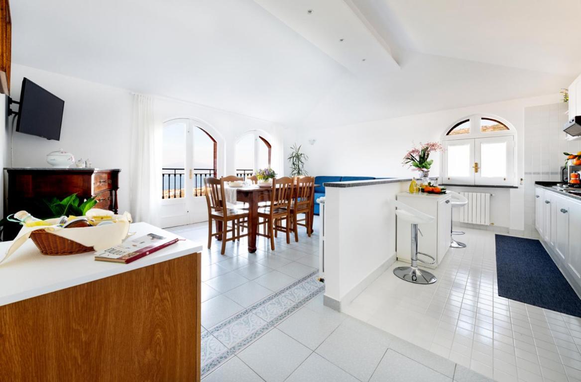 Sorrentovibes - Sea View Rooftop Apartment With Jacuzzi & Garden Esterno foto