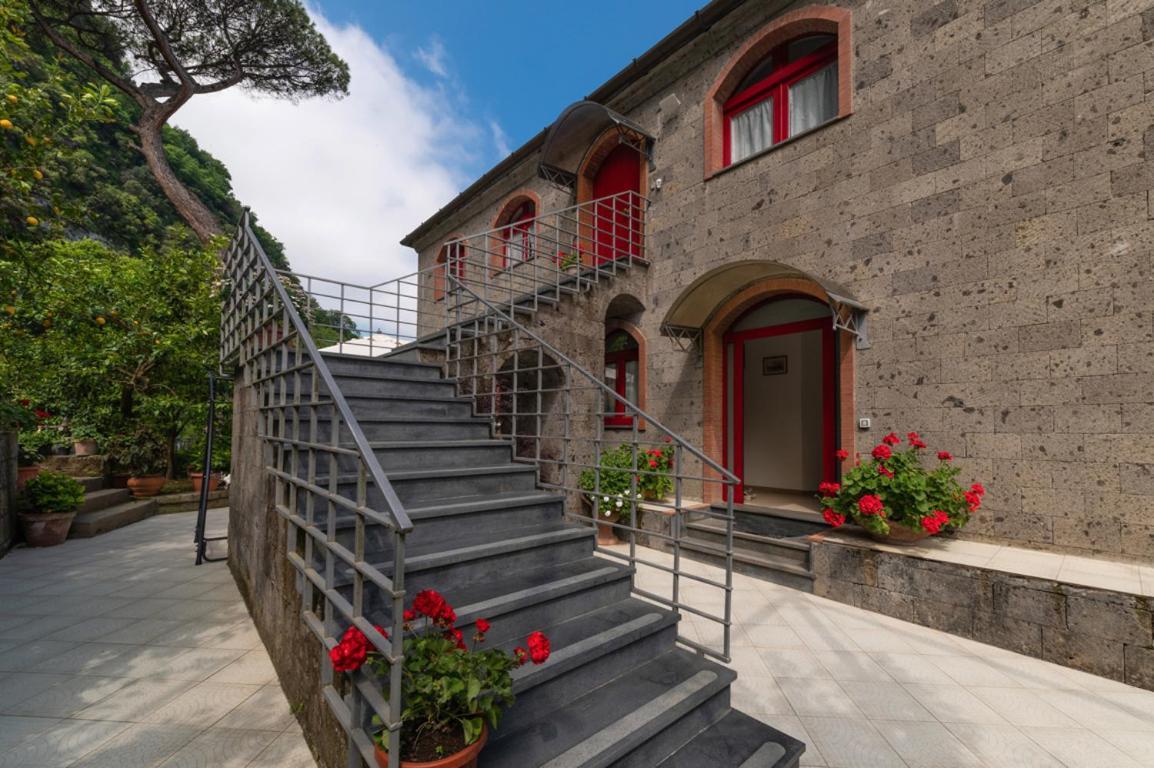 Sorrentovibes - Sea View Rooftop Apartment With Jacuzzi & Garden Esterno foto